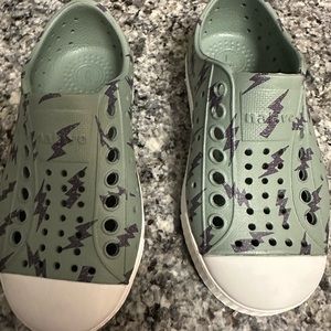 Native Shoes, Kids. Size: Child 8.